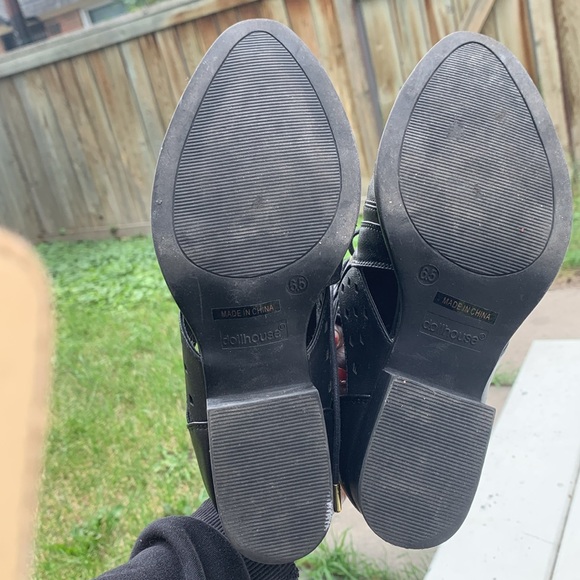 Dollhouse vegan leather ankle booties size: 6.5 - Picture 8 of 8